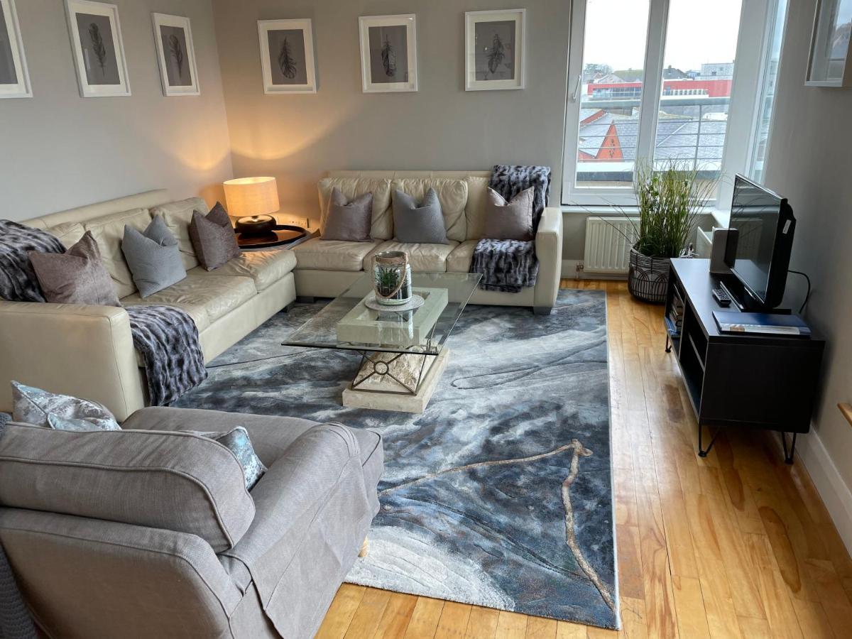 Penthouse Apartment Килкени Екстериор снимка