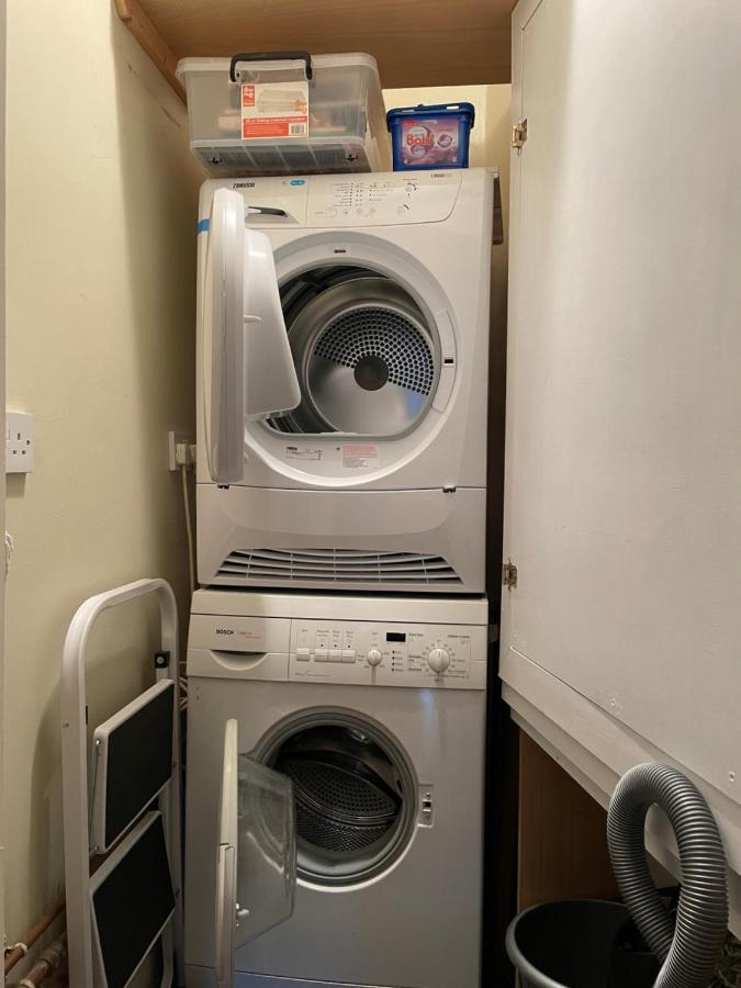 Penthouse Apartment Килкени Екстериор снимка