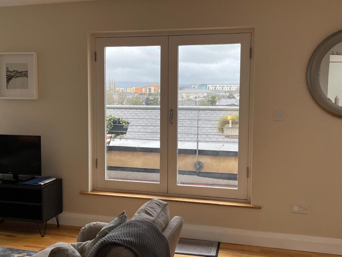 Penthouse Apartment Килкени Екстериор снимка