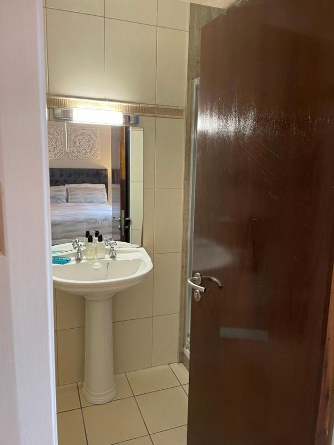 Penthouse Apartment Килкени Екстериор снимка