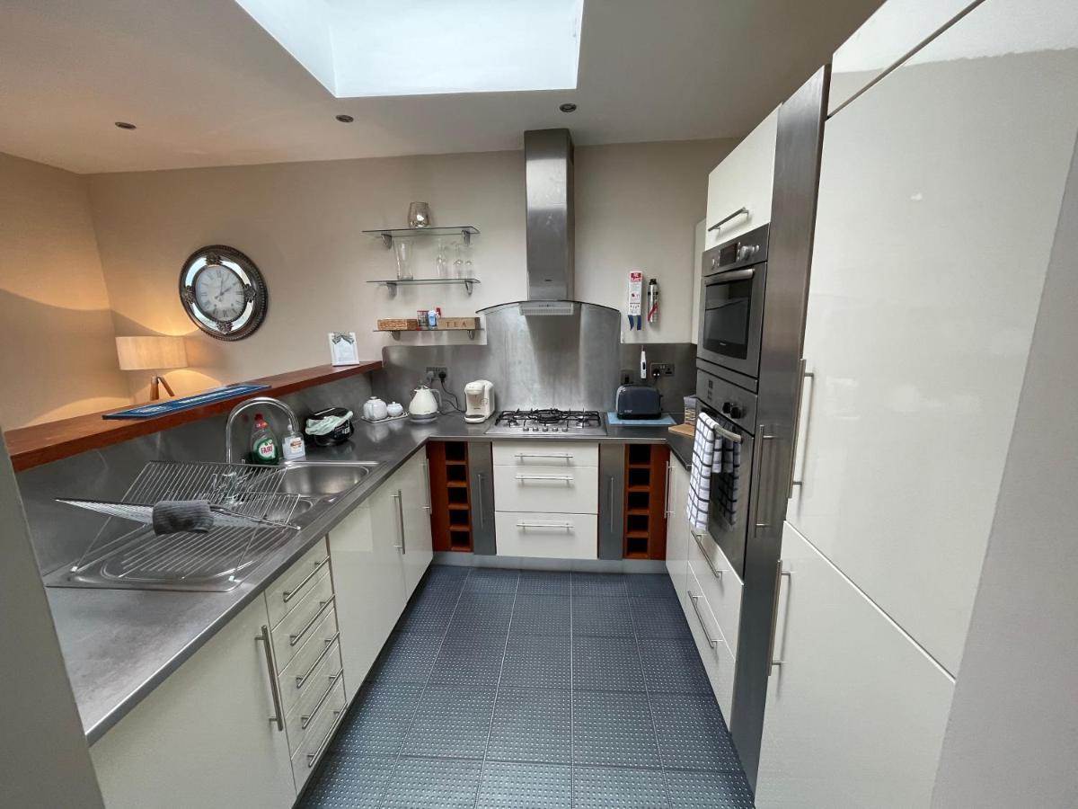 Penthouse Apartment Килкени Екстериор снимка