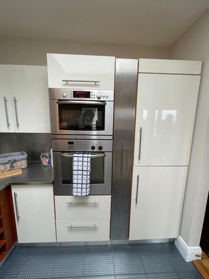 Penthouse Apartment Килкени Екстериор снимка