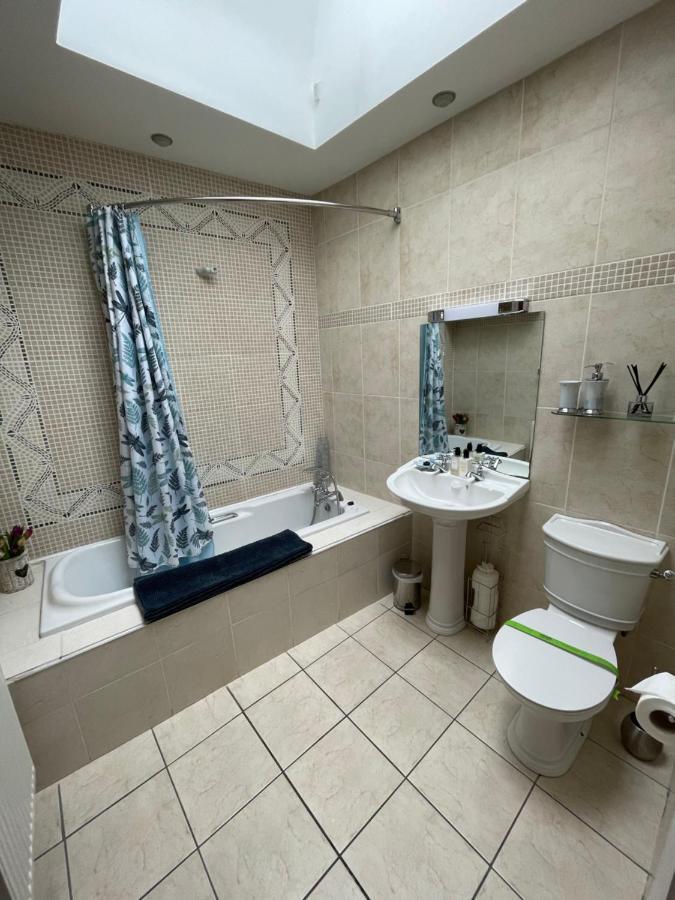 Penthouse Apartment Килкени Екстериор снимка